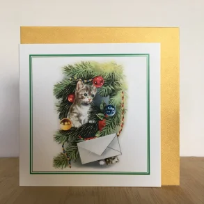 Dobbeltkort: KATTUNGE LEKER I JULETREET